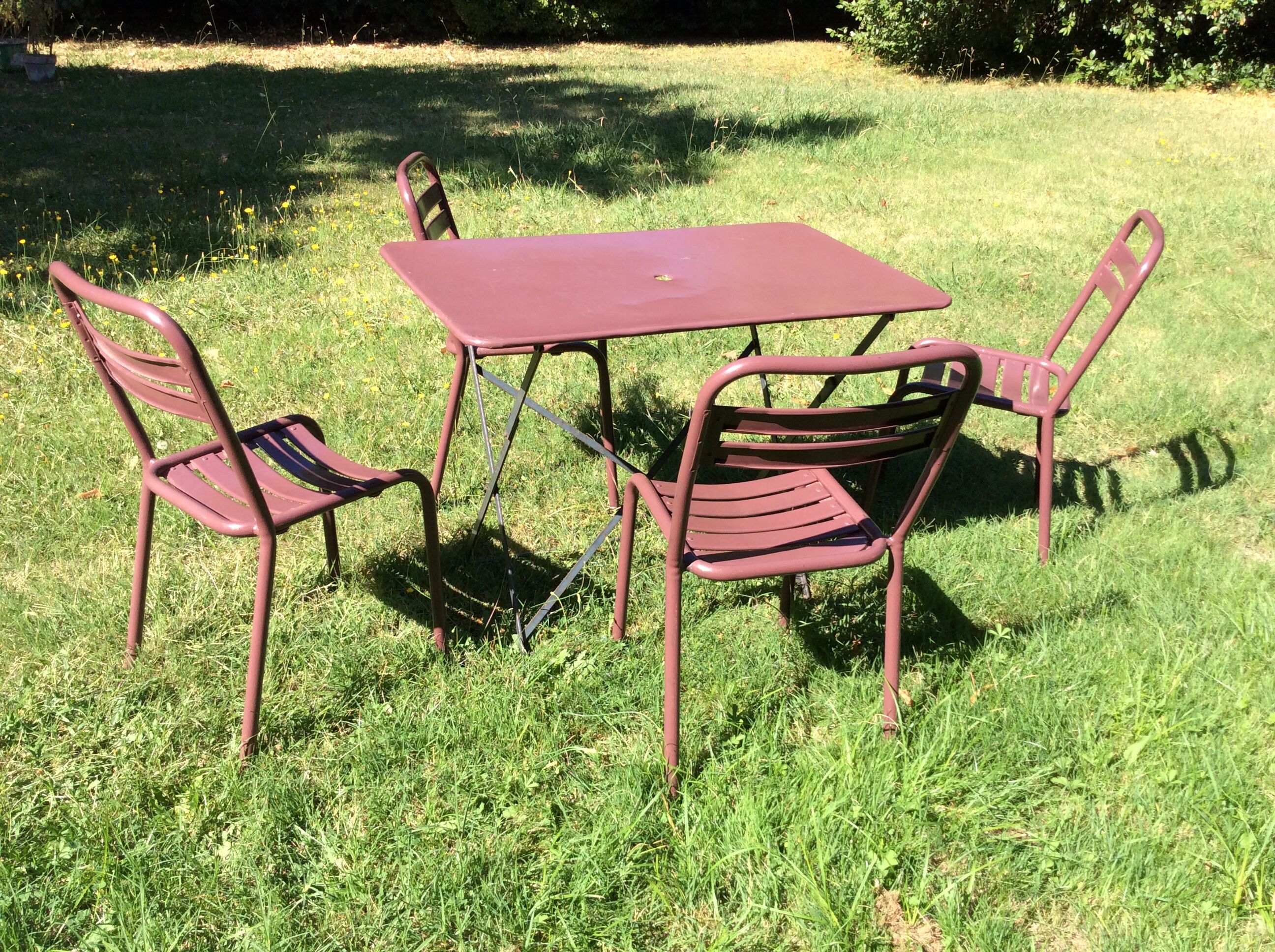 Metal folding garden table