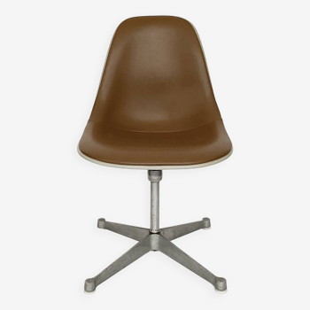 Vintage 60s Eames chair