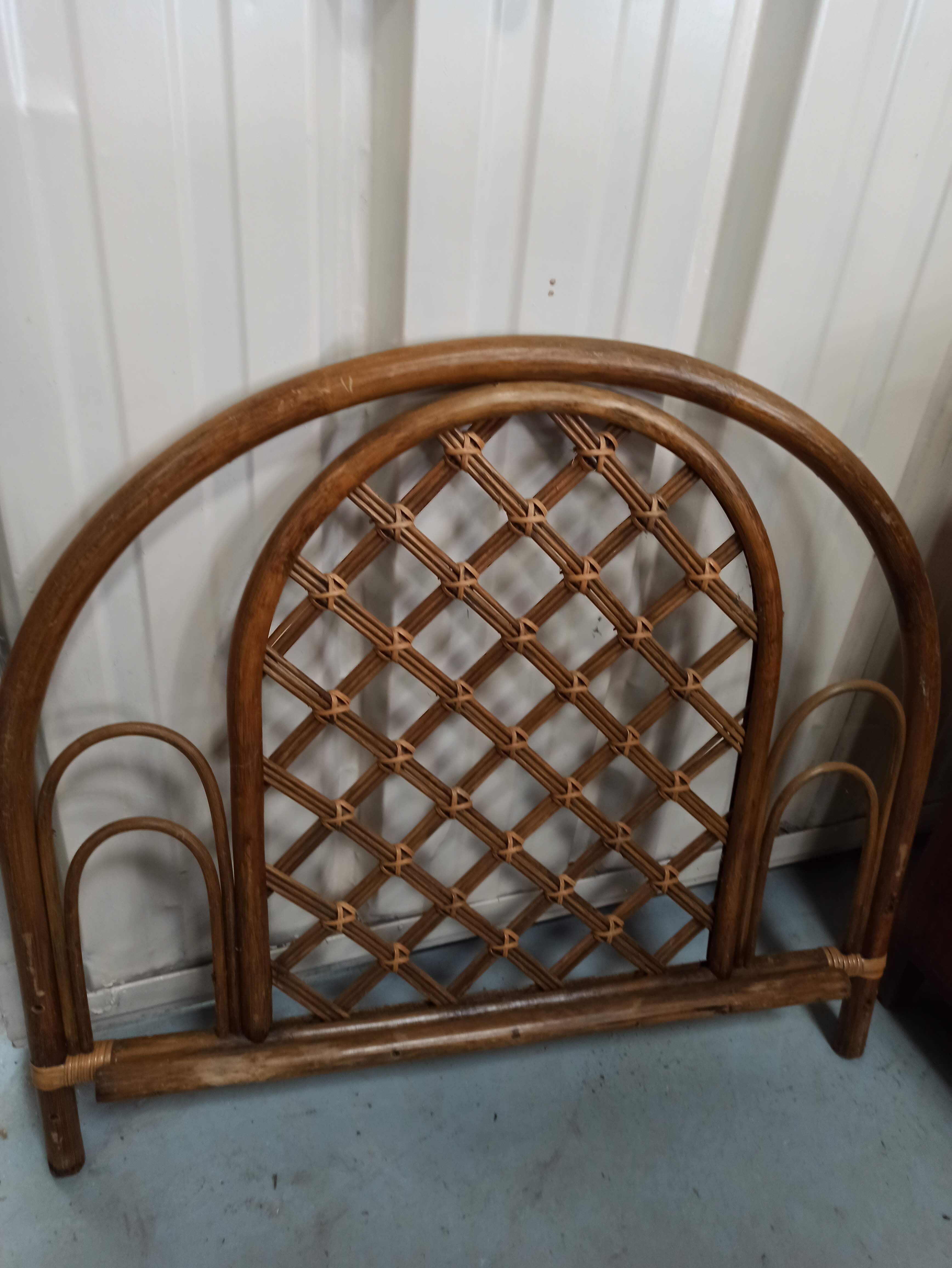 Rattan bamboo bed for one person