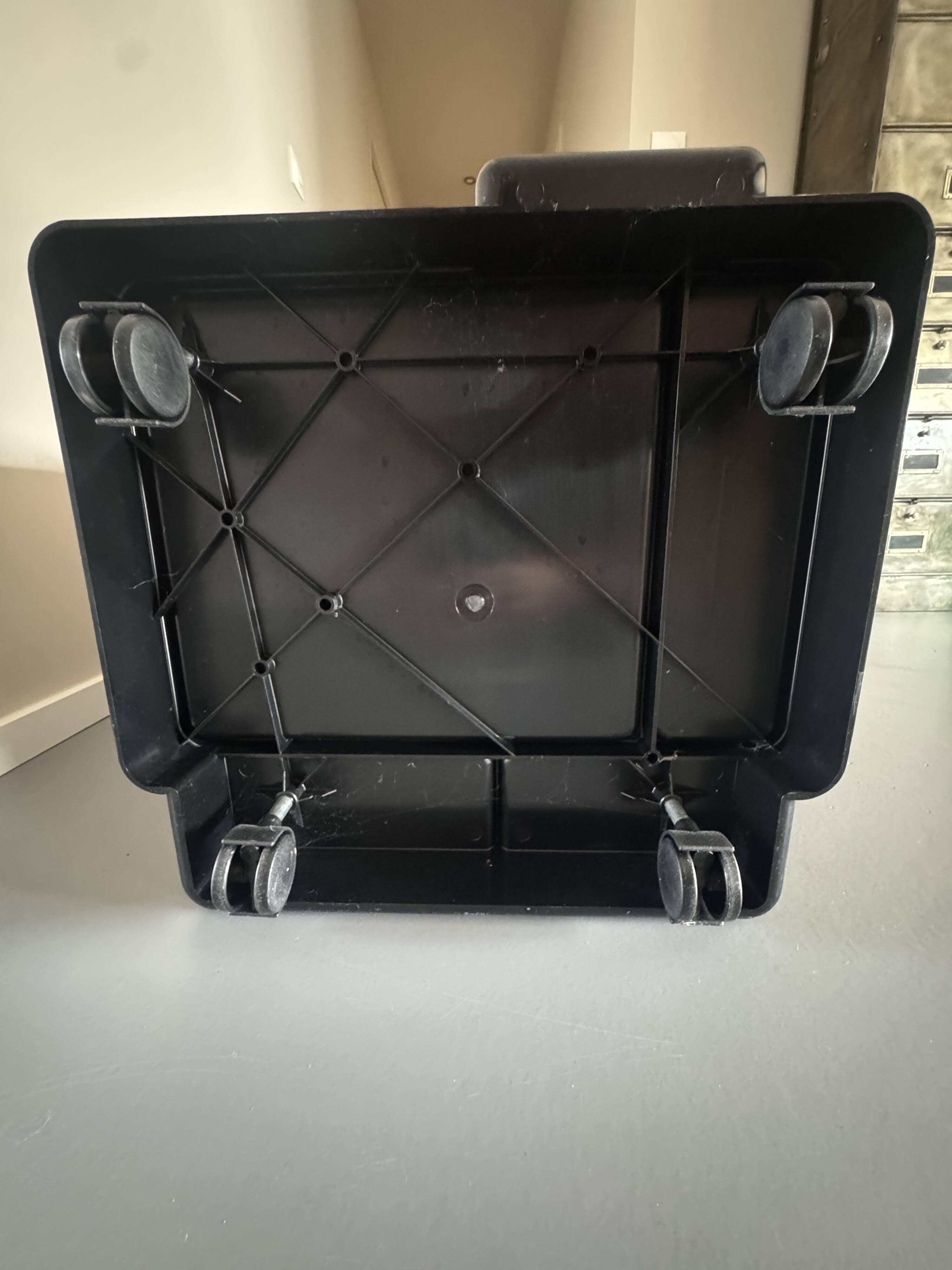 Stile Neolt storage trolley