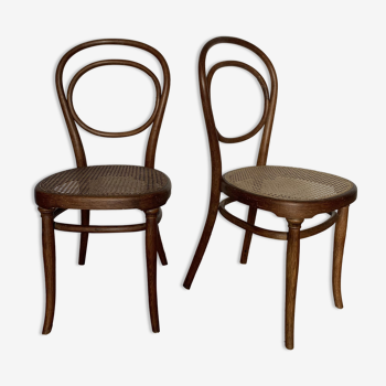 Pair of Thonet chairs model n° 10 of the 1890s in curved wood