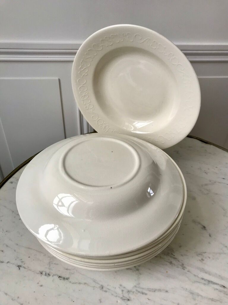 Set of 8 hollow plates Digoin Sarreguemines model Alphabet relief beige 40s