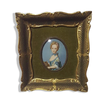 Rectangular frame in gilded wood, green velvet background with domed plastic glass