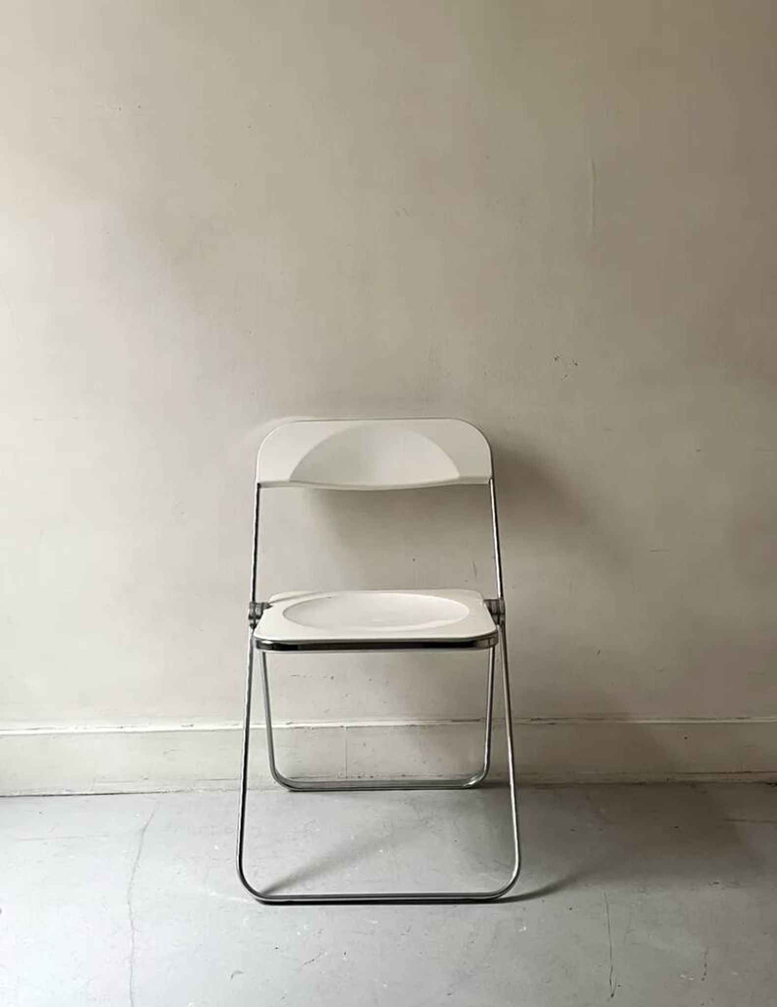 White folding chair & chrome Plia by G. Piretti for Castelli, 1970