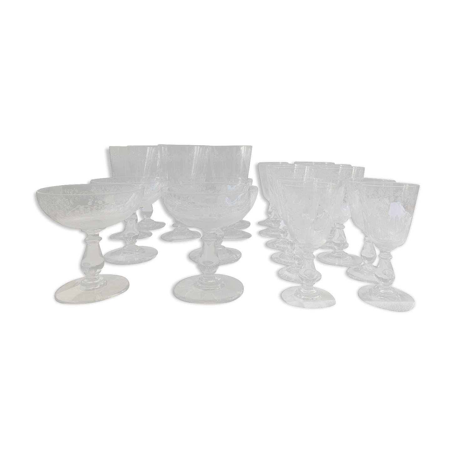 Set of 22 glasses with floral details engraved 1930