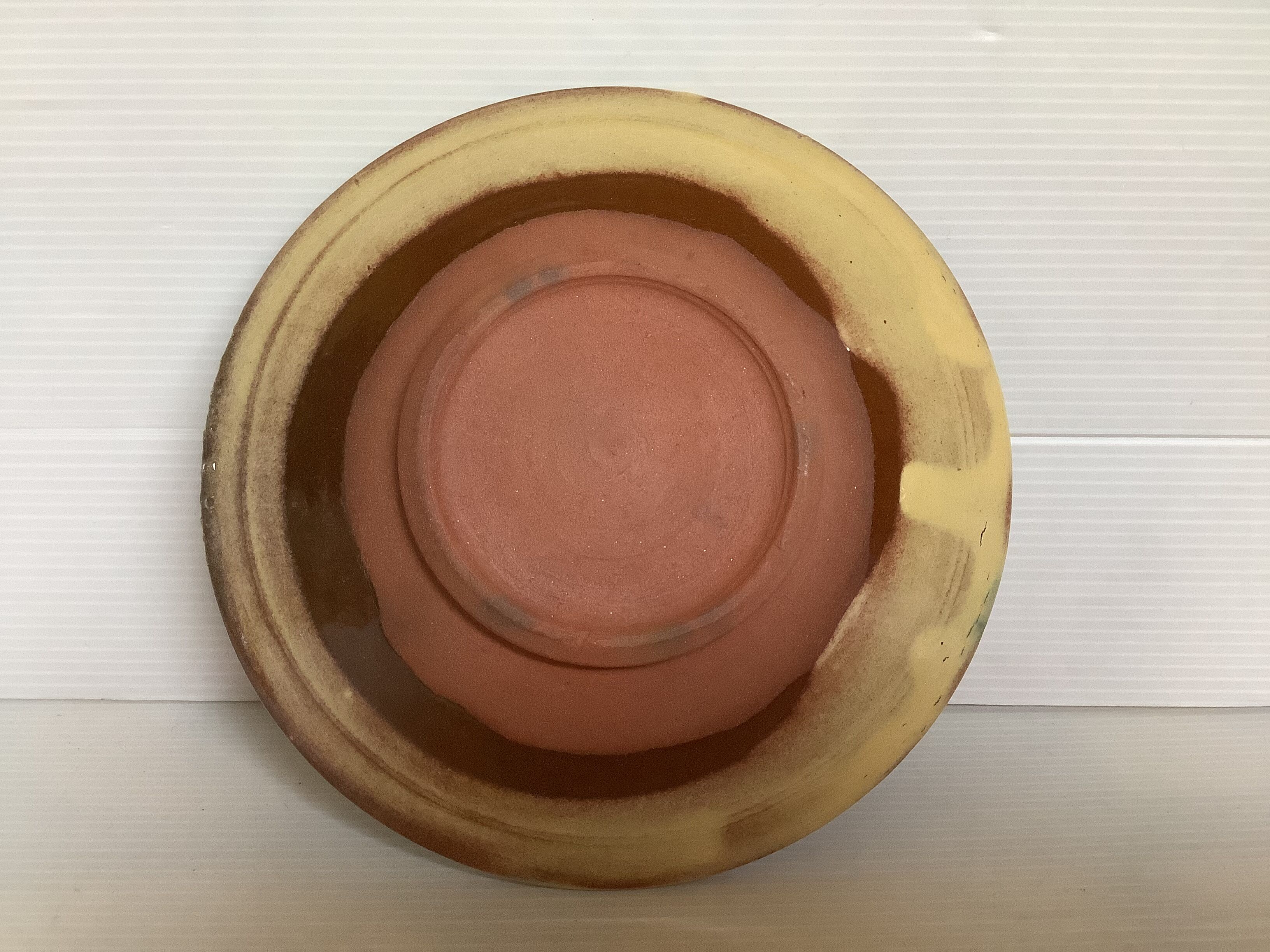 Empty ceramic pocket flowers fruits leaves