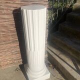 Earthenware pedestal column