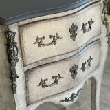 Curved chest of drawers style