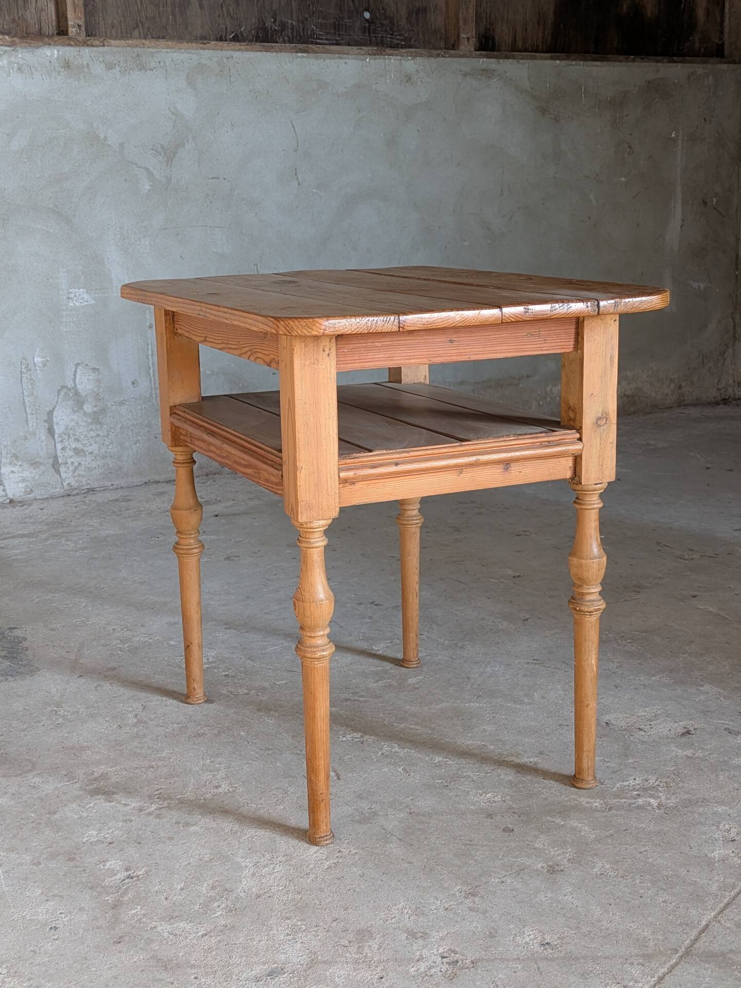 Table d'appoint pin