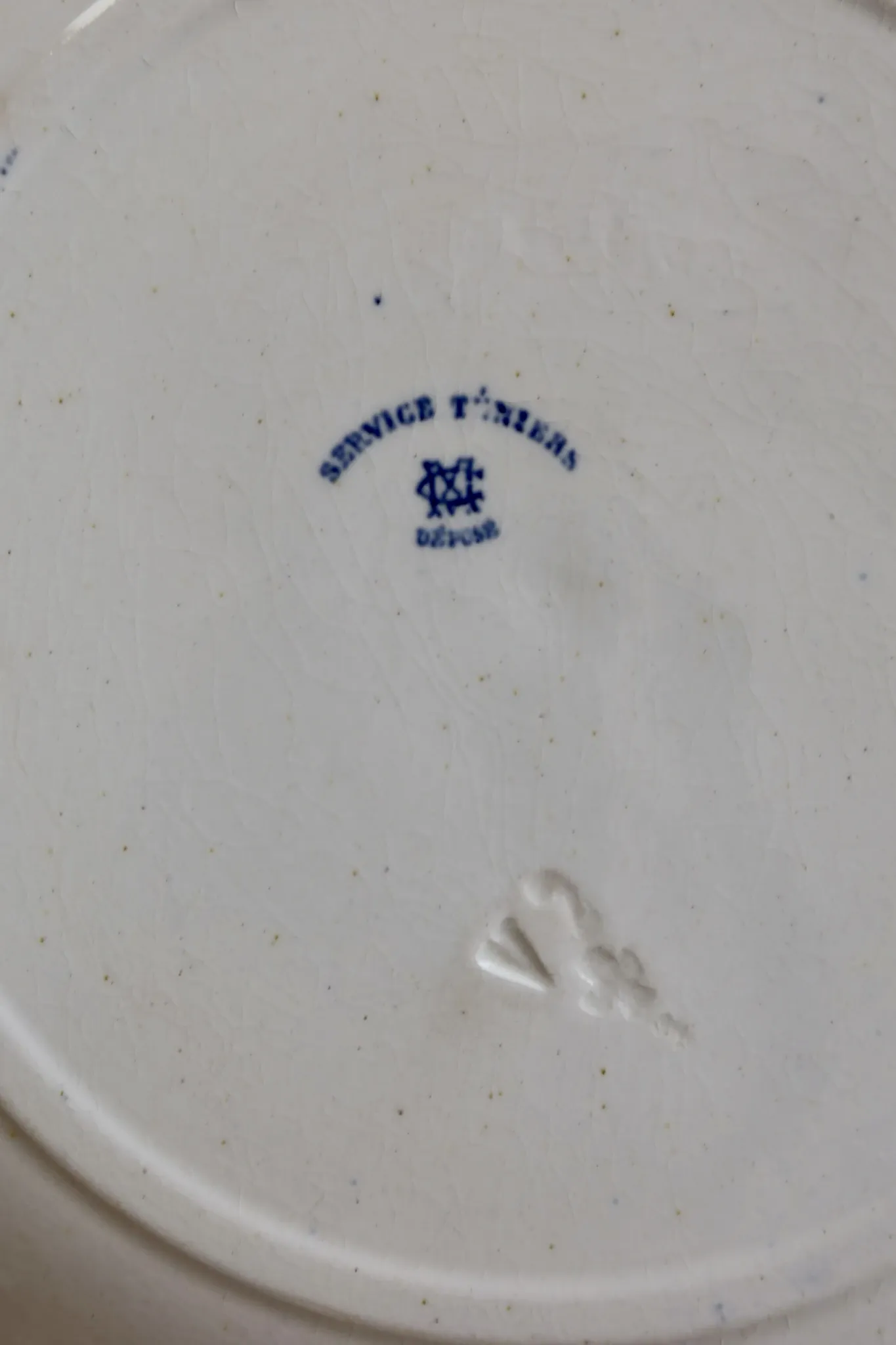 6 antique flat plates Creil and Montereau Téniers service