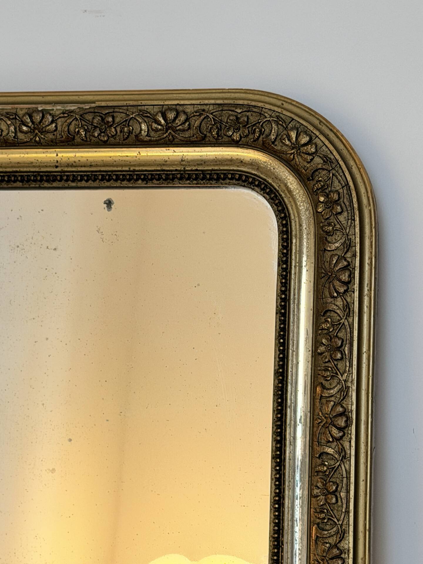 Miroir doré - Louis Philippe feuille d’or 51x65cm
