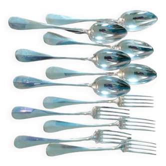 Cutlery for 11 place settings