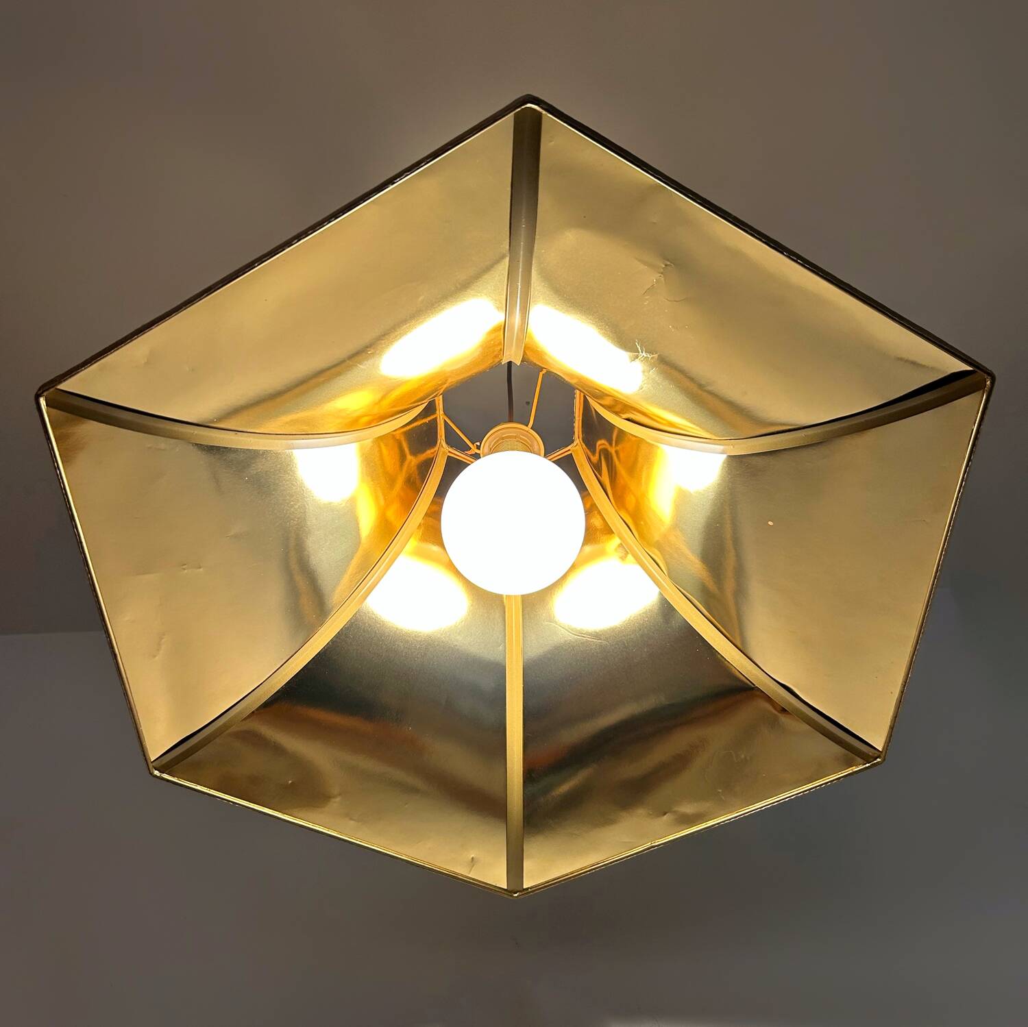 Large pagoda chandelier from the 70s