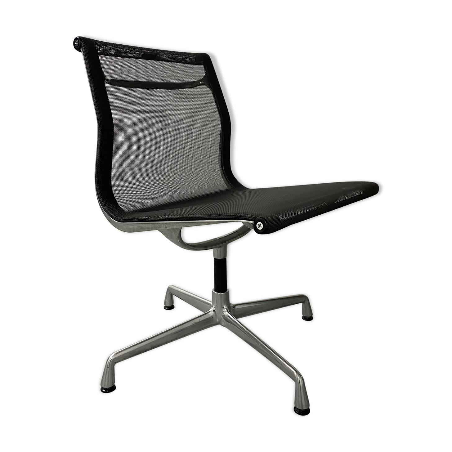 Swivel armchair by Charles and Ray Eames, Vitra edition