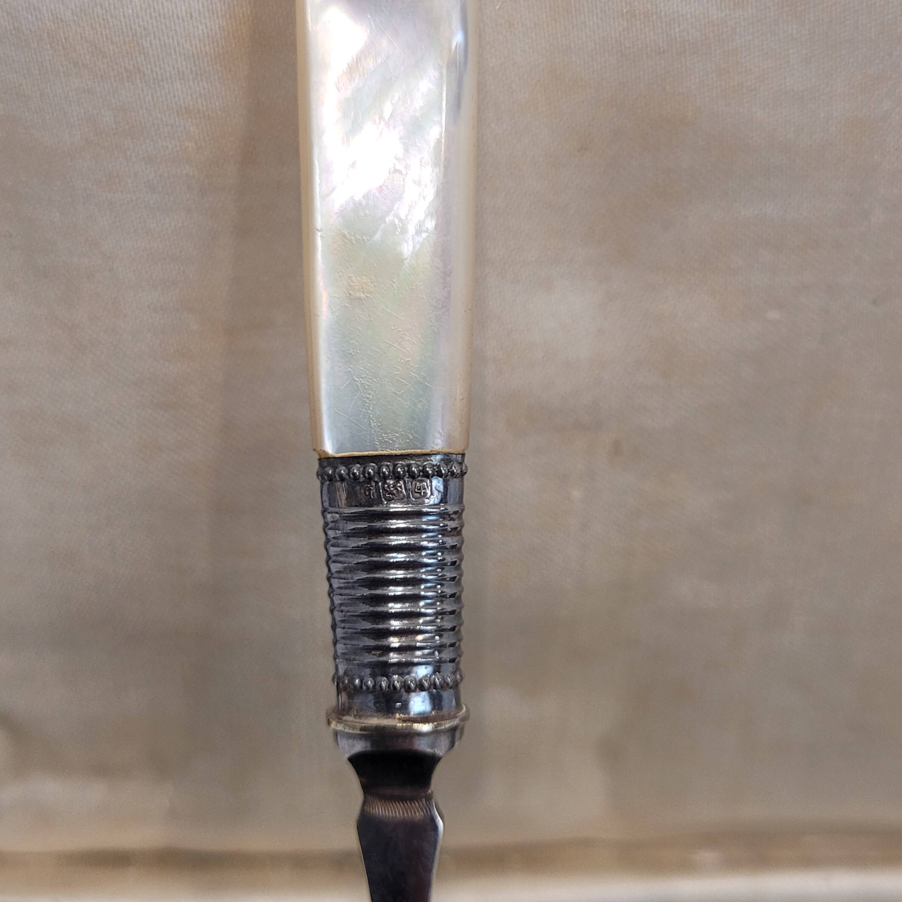 Cuberteria “Charles Boyton”, Victorian Style, Plate and nácar, s. XX – London, Reino Unido