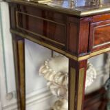 Bonheur du jour in mahogany and brass inlay, late 18th century