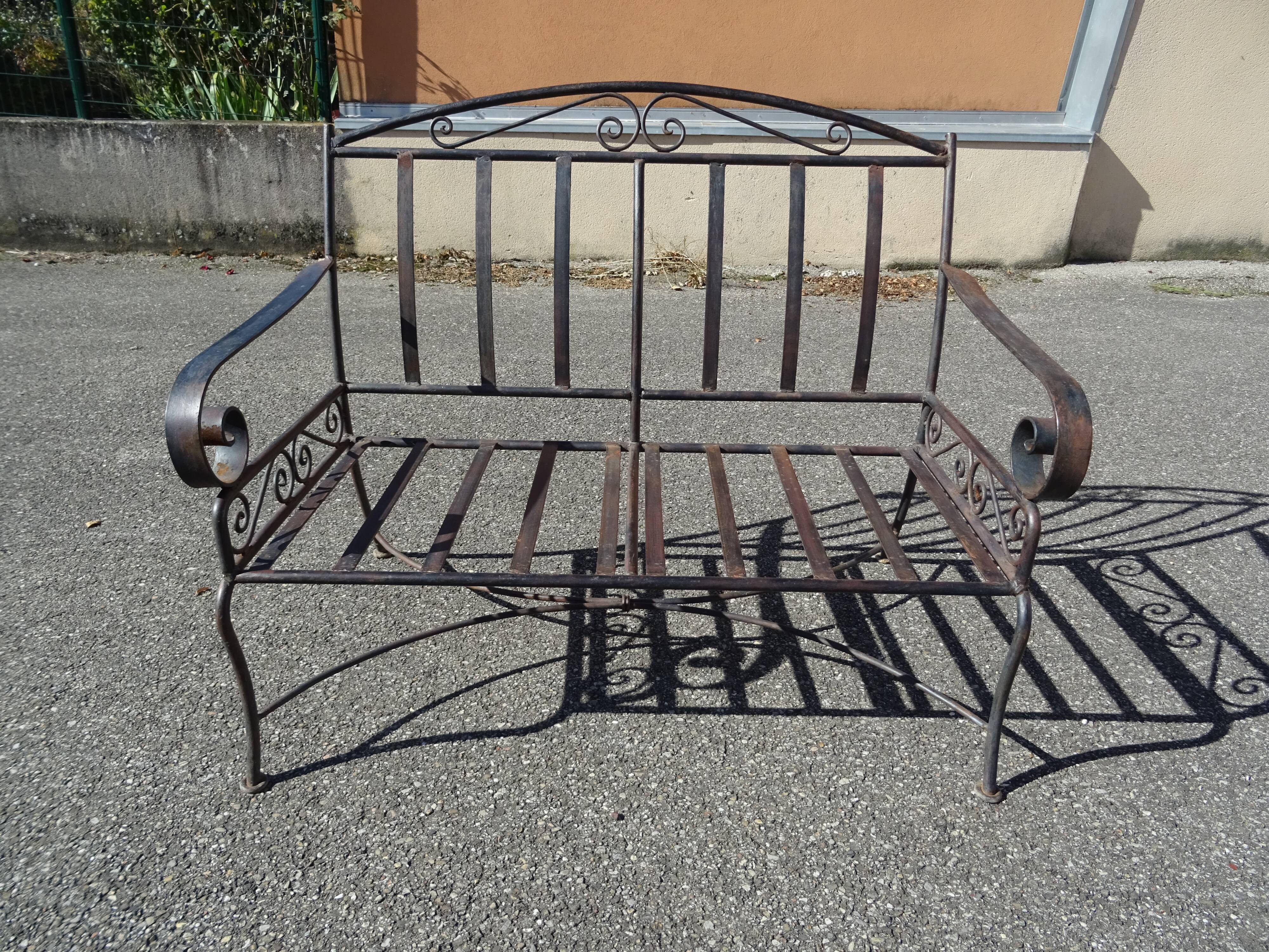 Banc de jardin en fer forgé