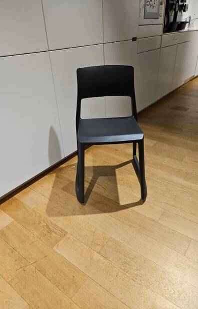 Vitra meeting chair - Tipton model