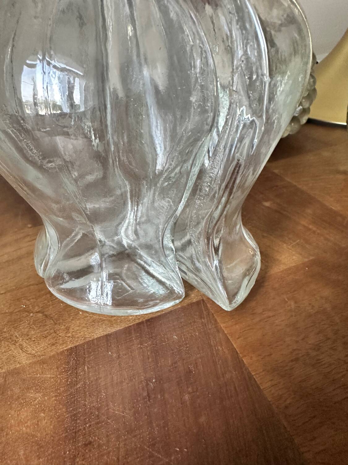 Compartmented liqueur decanter