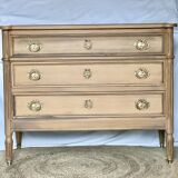 Classic chest of drawers