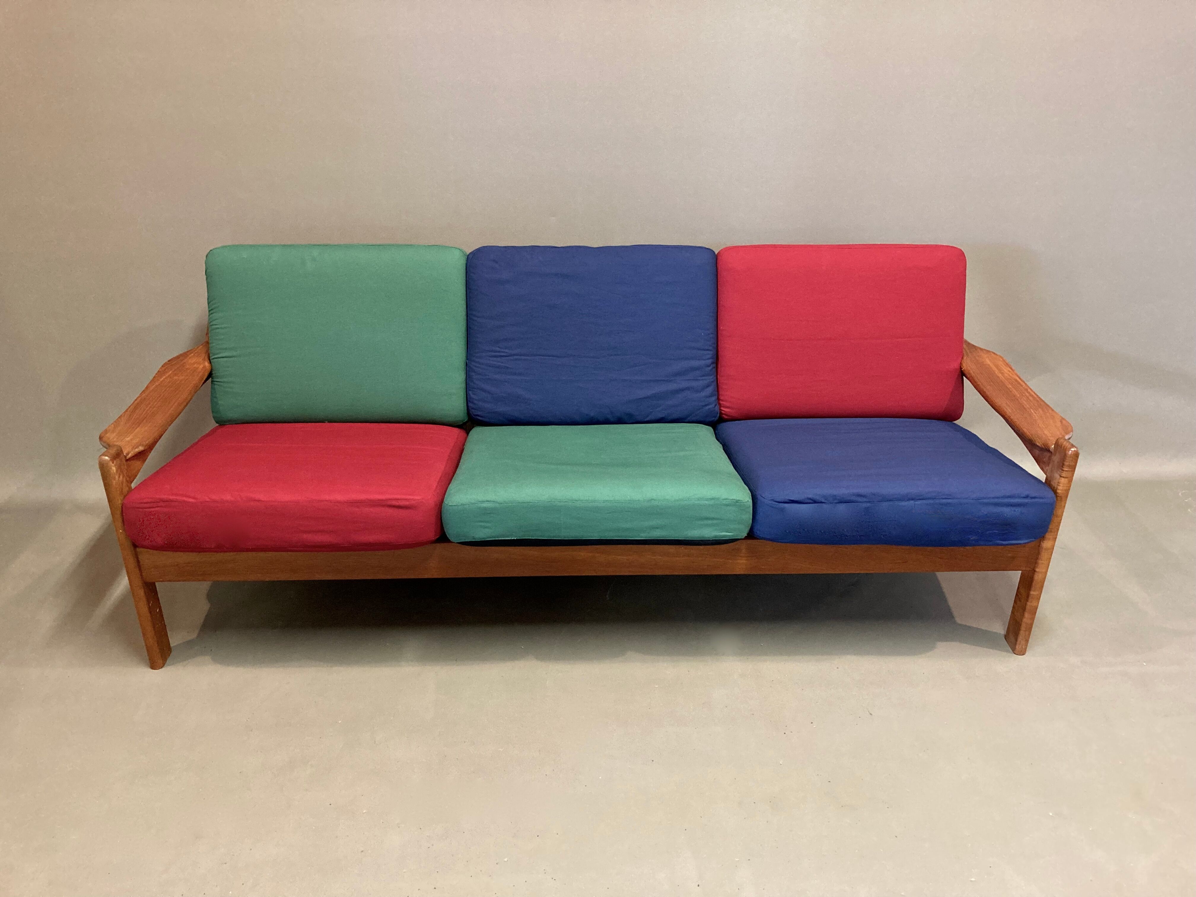 Sofa 3 places Scandinavian design colors 1950