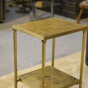 Ensemble table basse et 2 bouts de canapé néo-classiques en verre églomisé, 1980