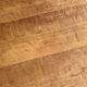 Table d'appoint vintage en bois et pieds compas