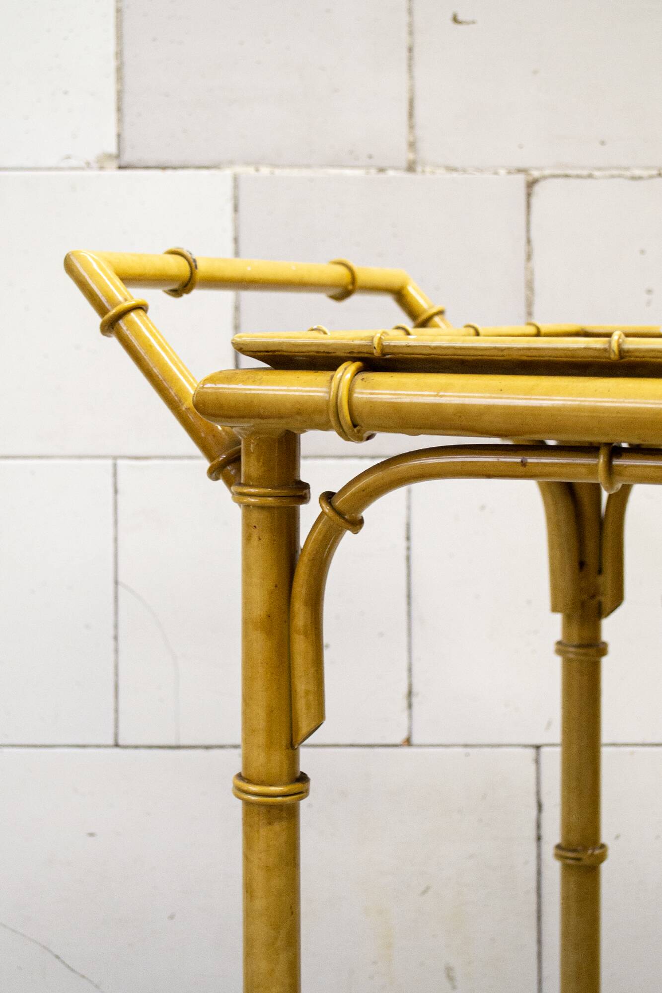 Carrello metallo laccato e vetro con vassoio Italia Anni '50