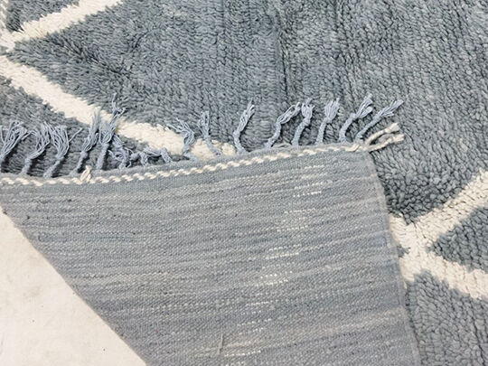 Moroccan berbere carpet 305x204cm