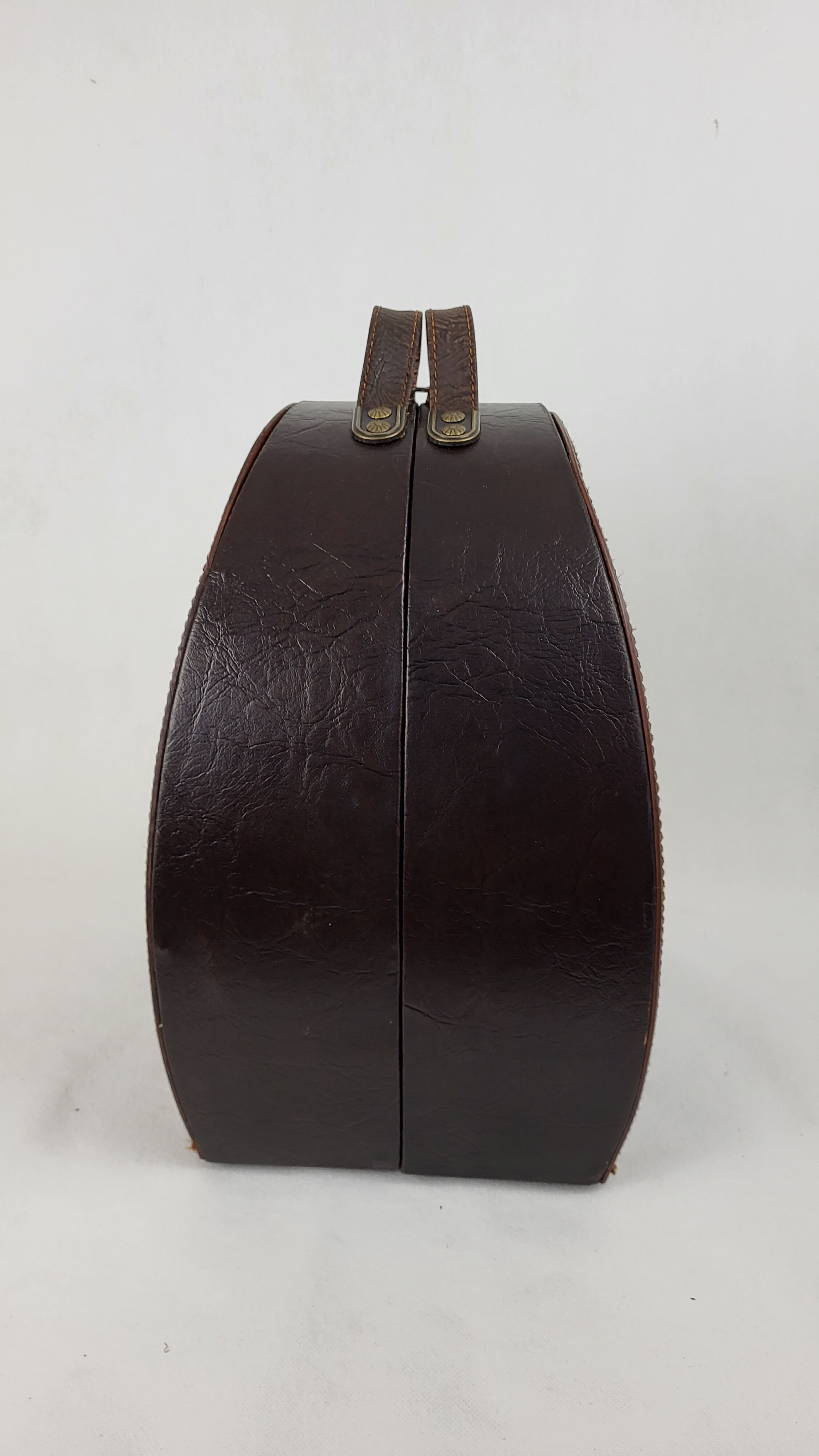 Storage box / suitcase