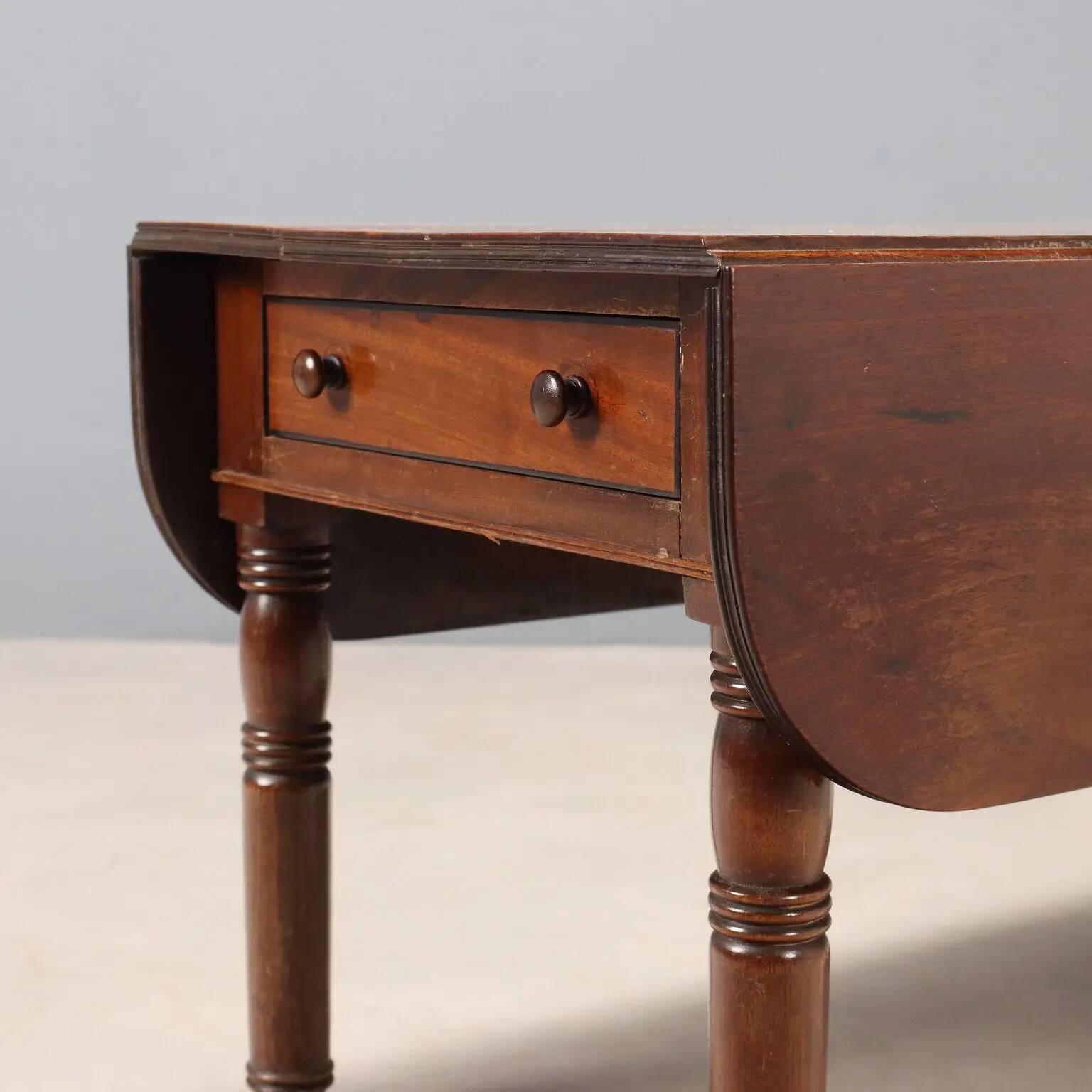 Antique mahogany side table, England, 19th century.