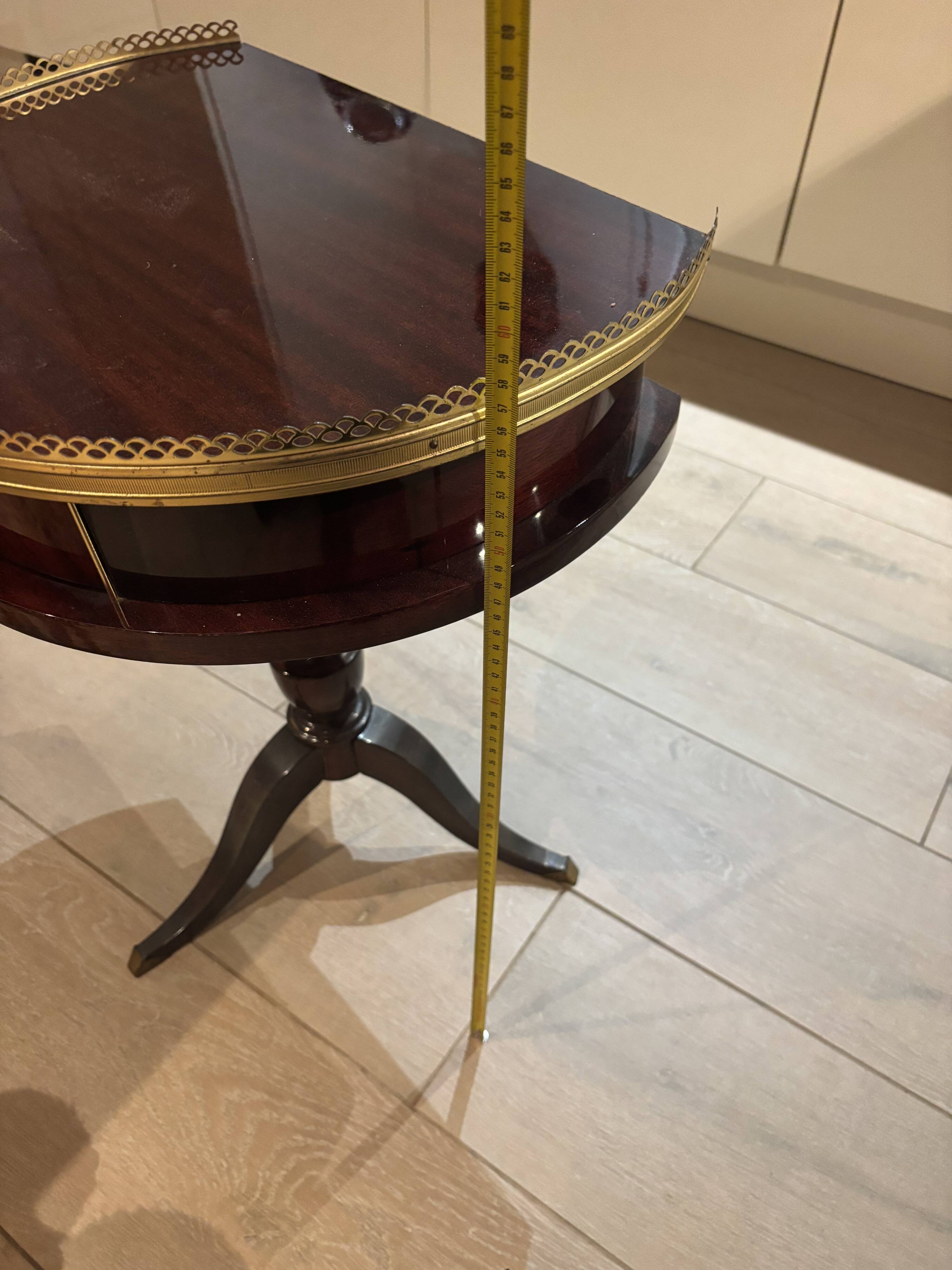 Empire style guéridon