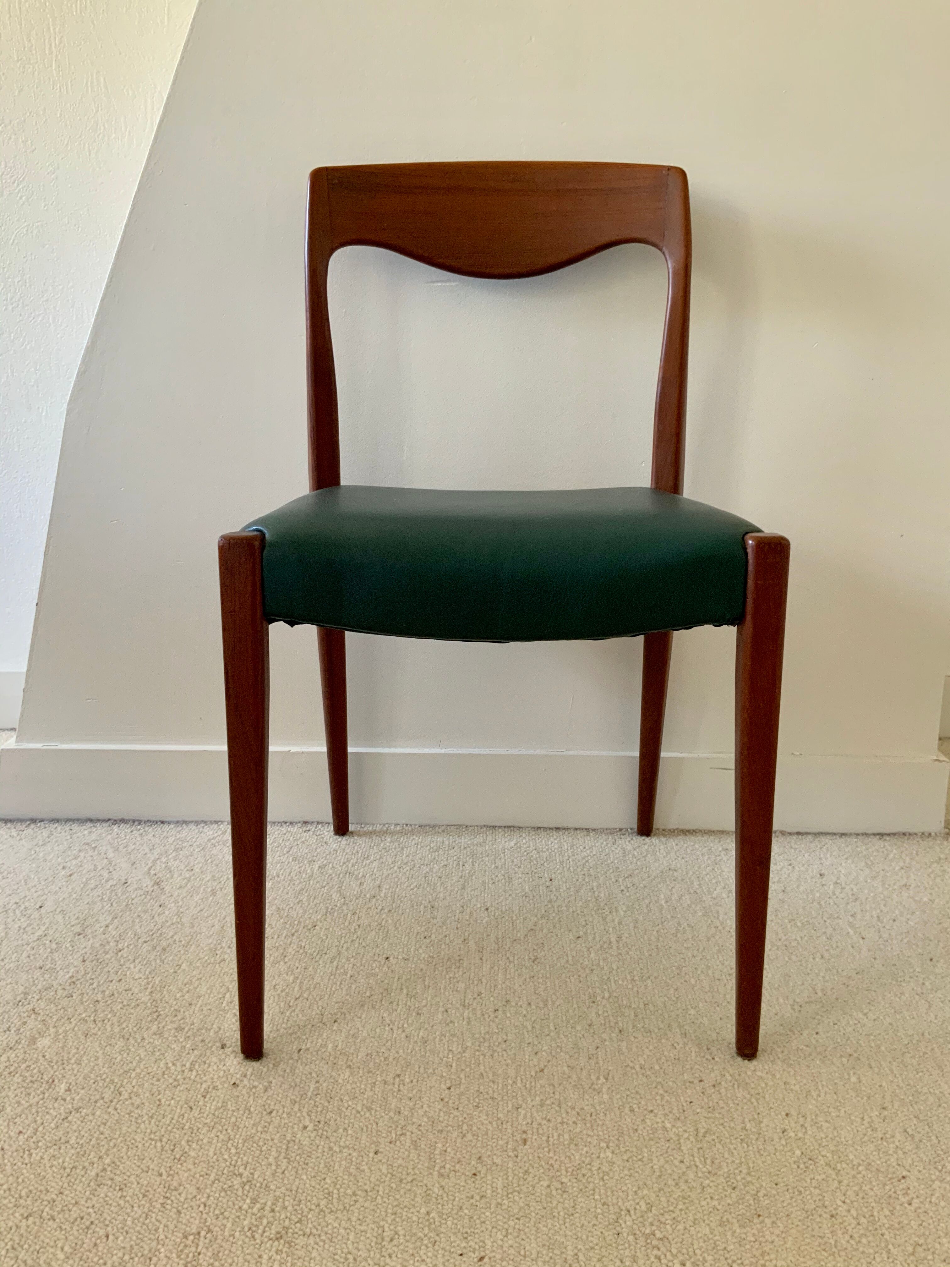 Niels Otto Møller chairs 71