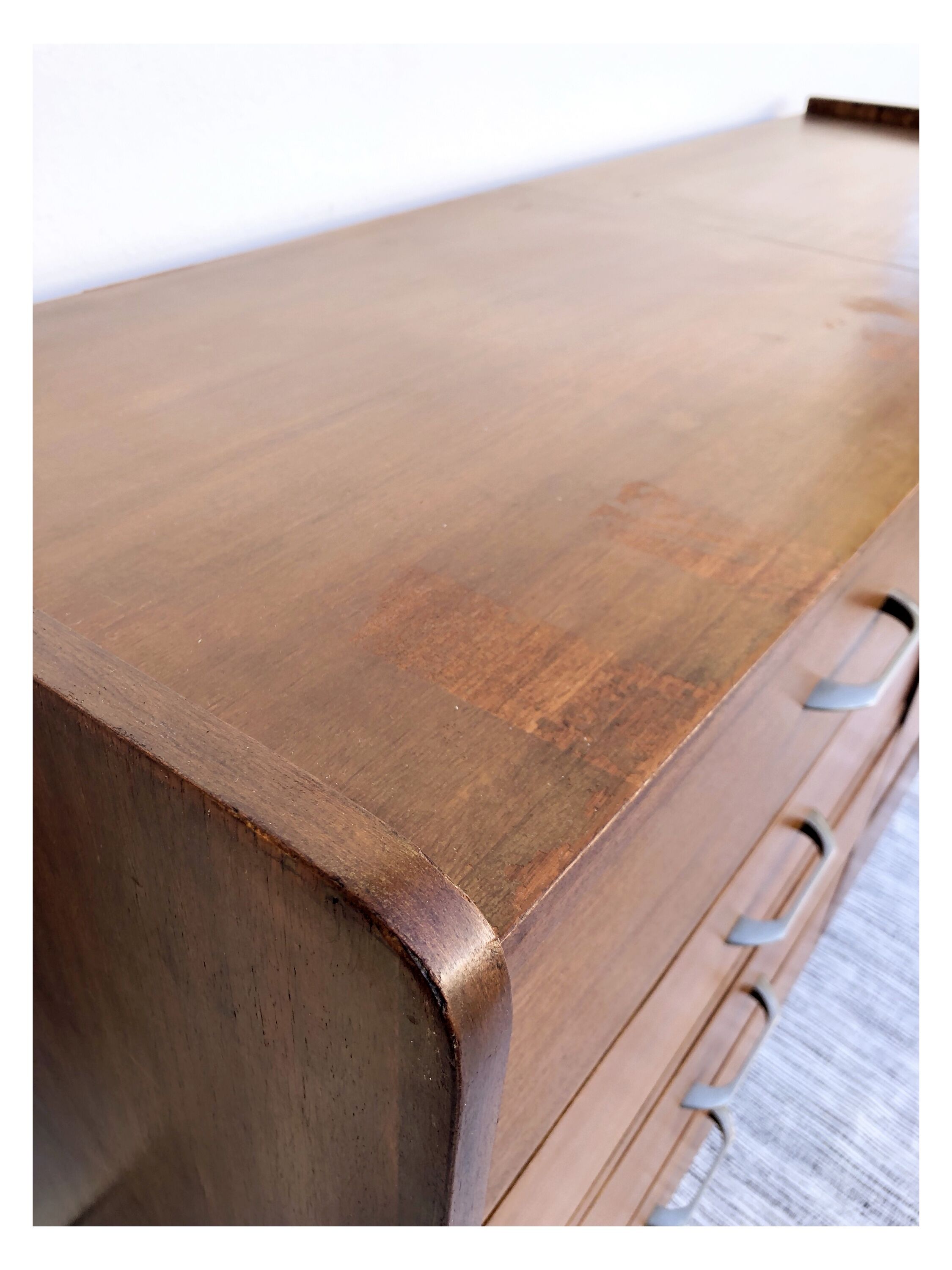 Vintage chest of drawers