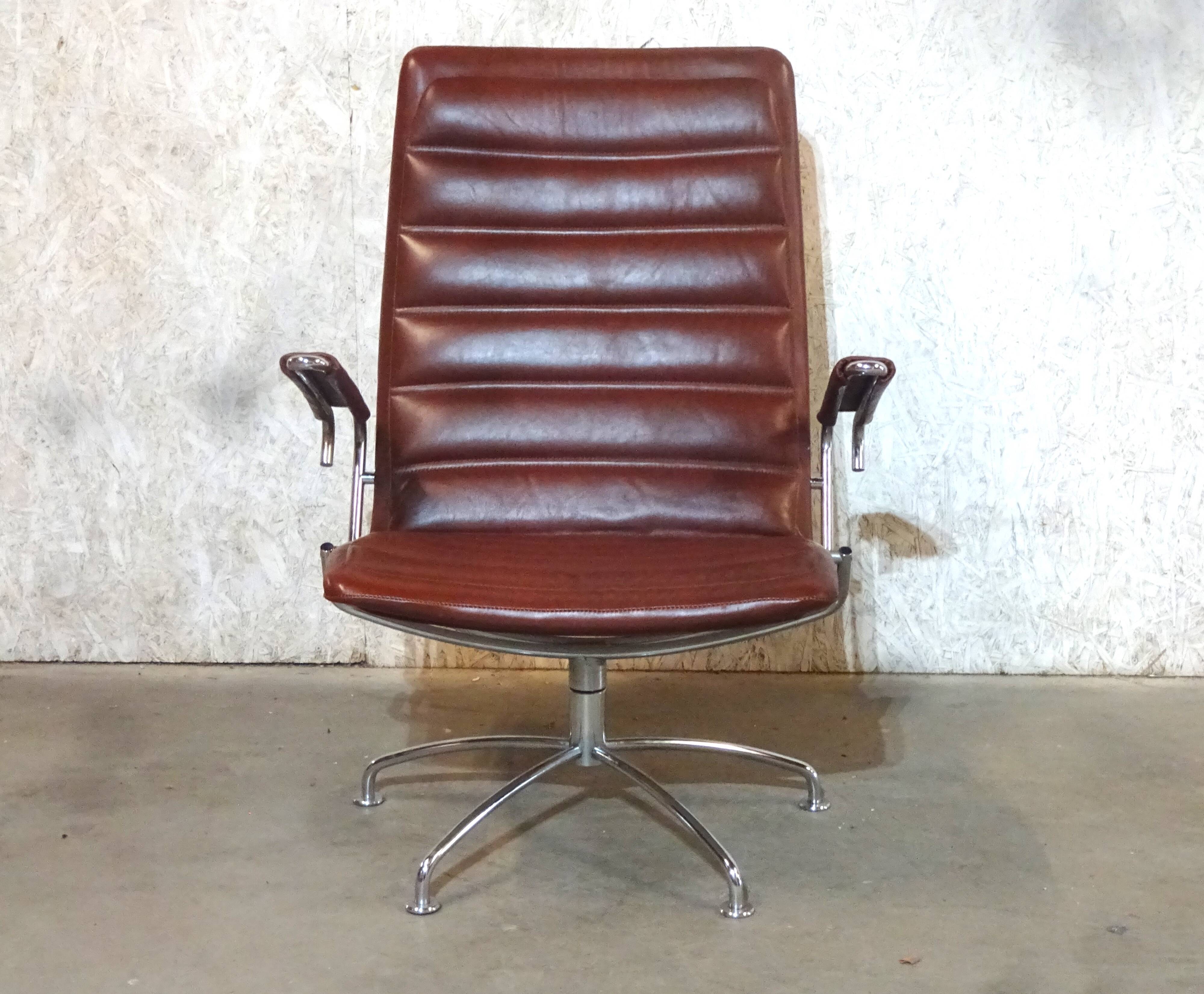 Copenhagen Airport Chair Model SAS Series by Jens Amundsen for Fritz Hansen