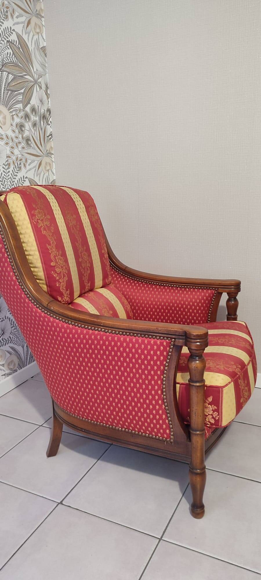 Lot de 5 fauteuils (2 voltaire et 3 fauteuils classiques bois massif)