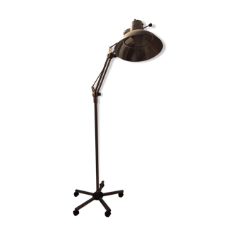 Floor lamp
