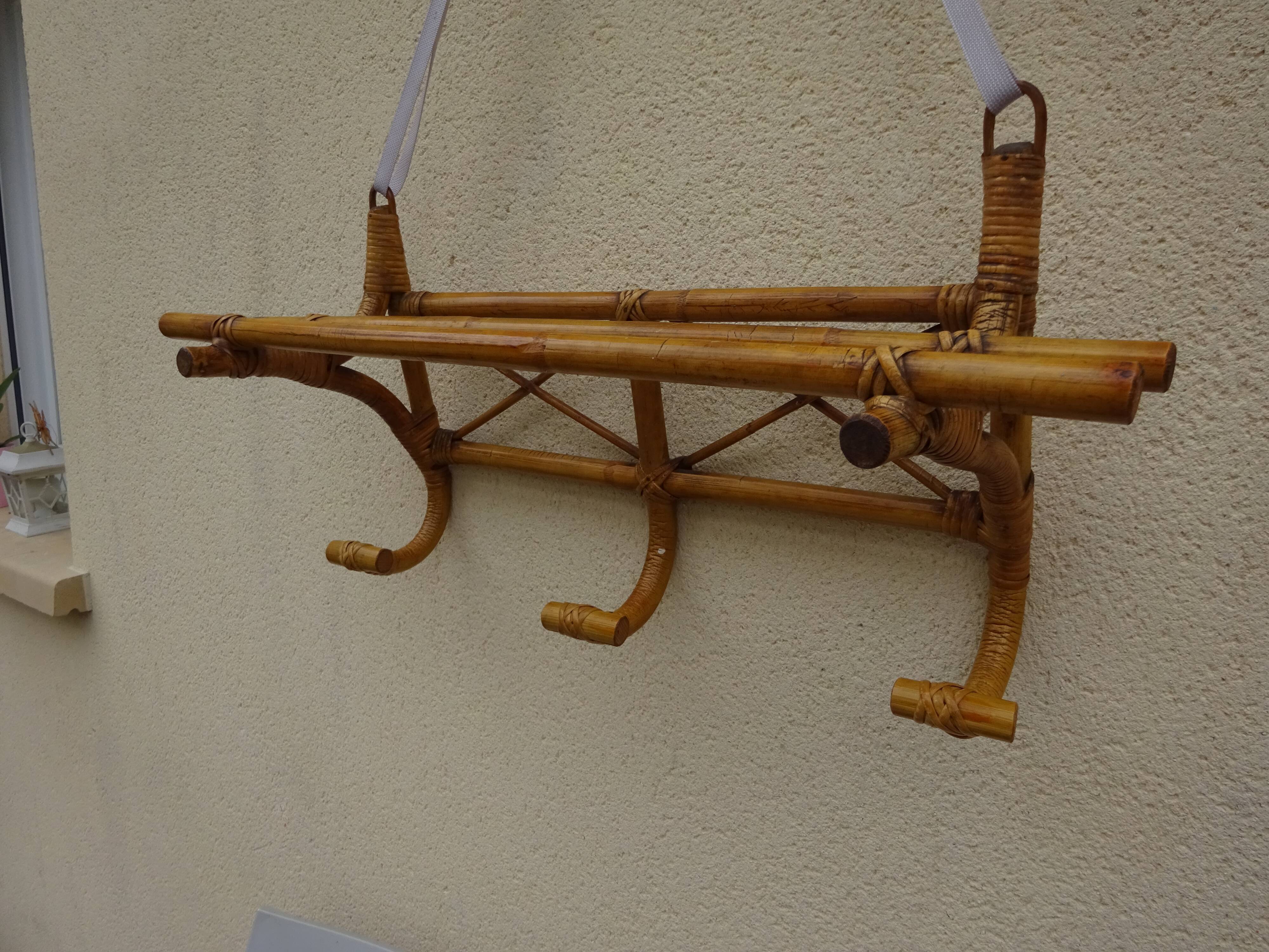 Vintage coat rack in rattan