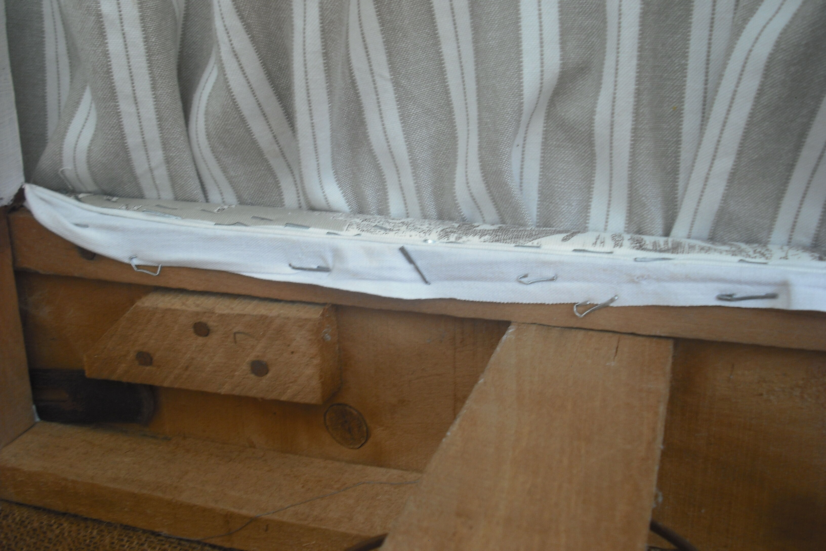 Bench bed on wheels 1 place