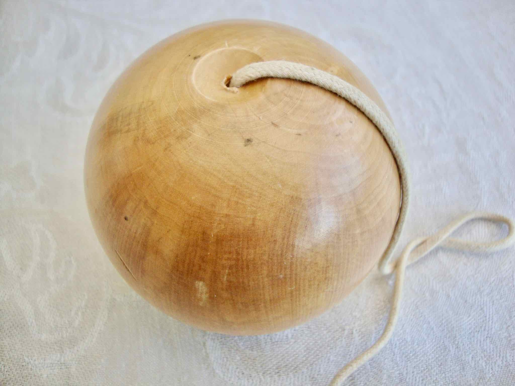Beech wood bilboquet