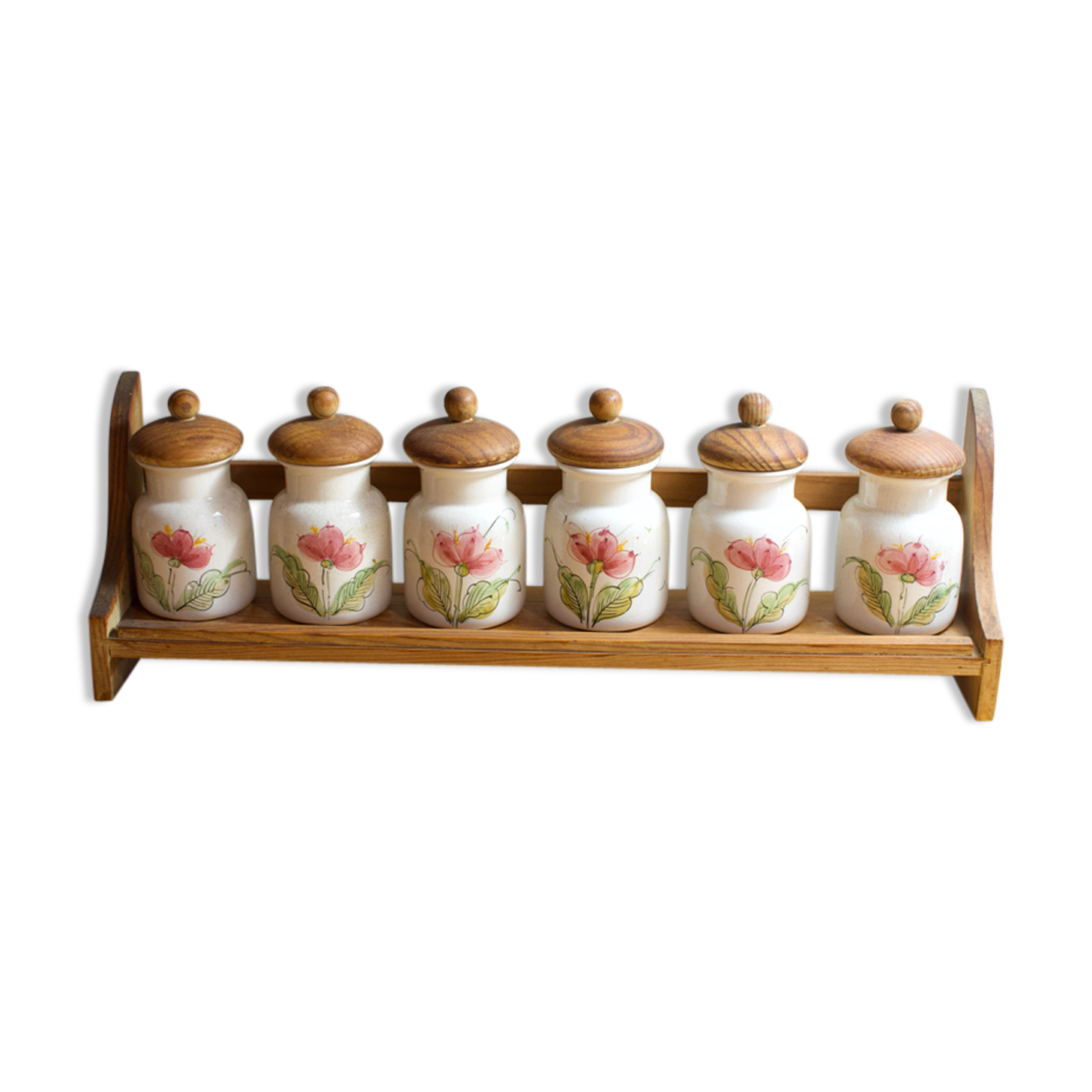 Spice pot on shelves