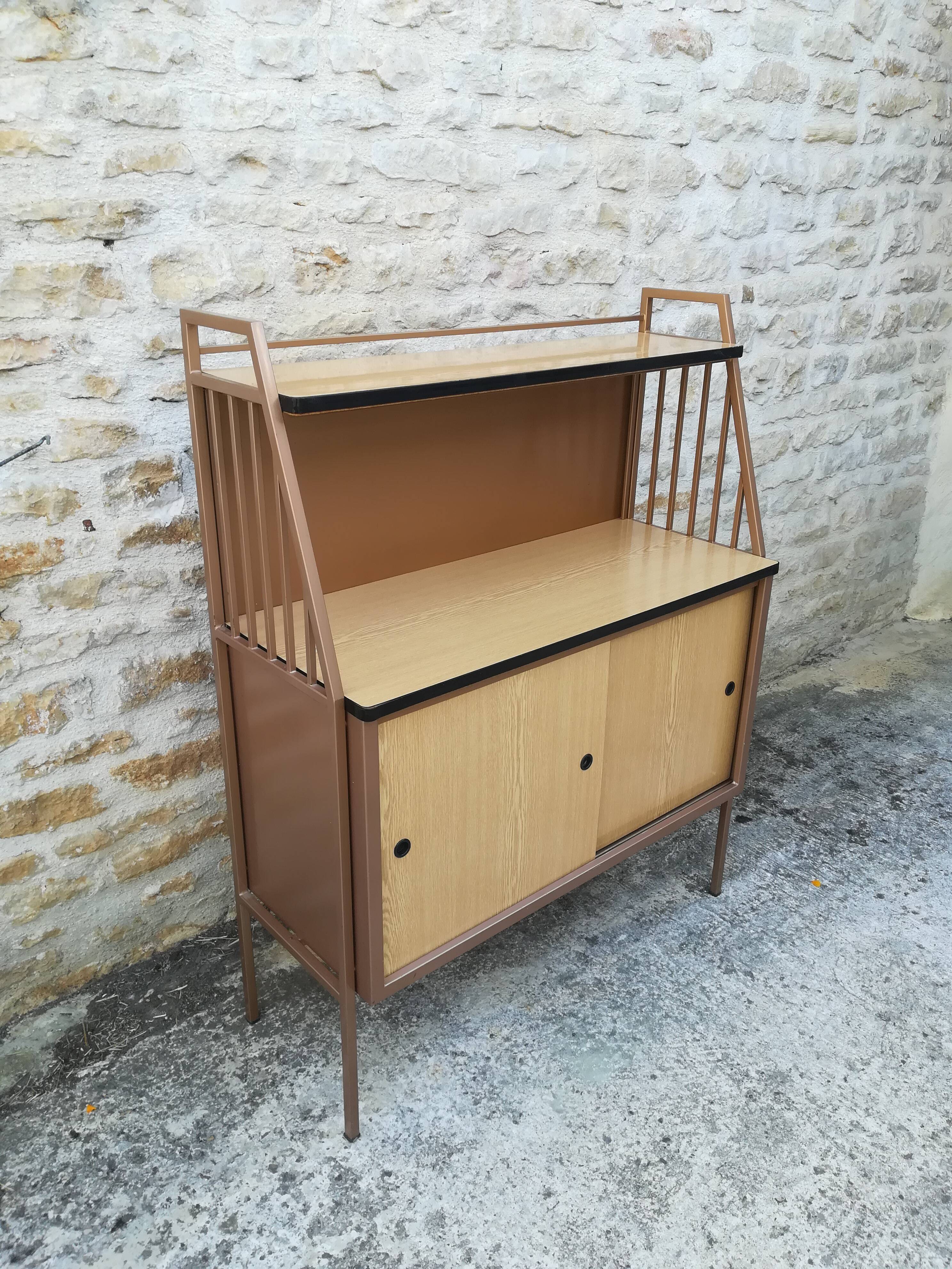 Buffet in formica