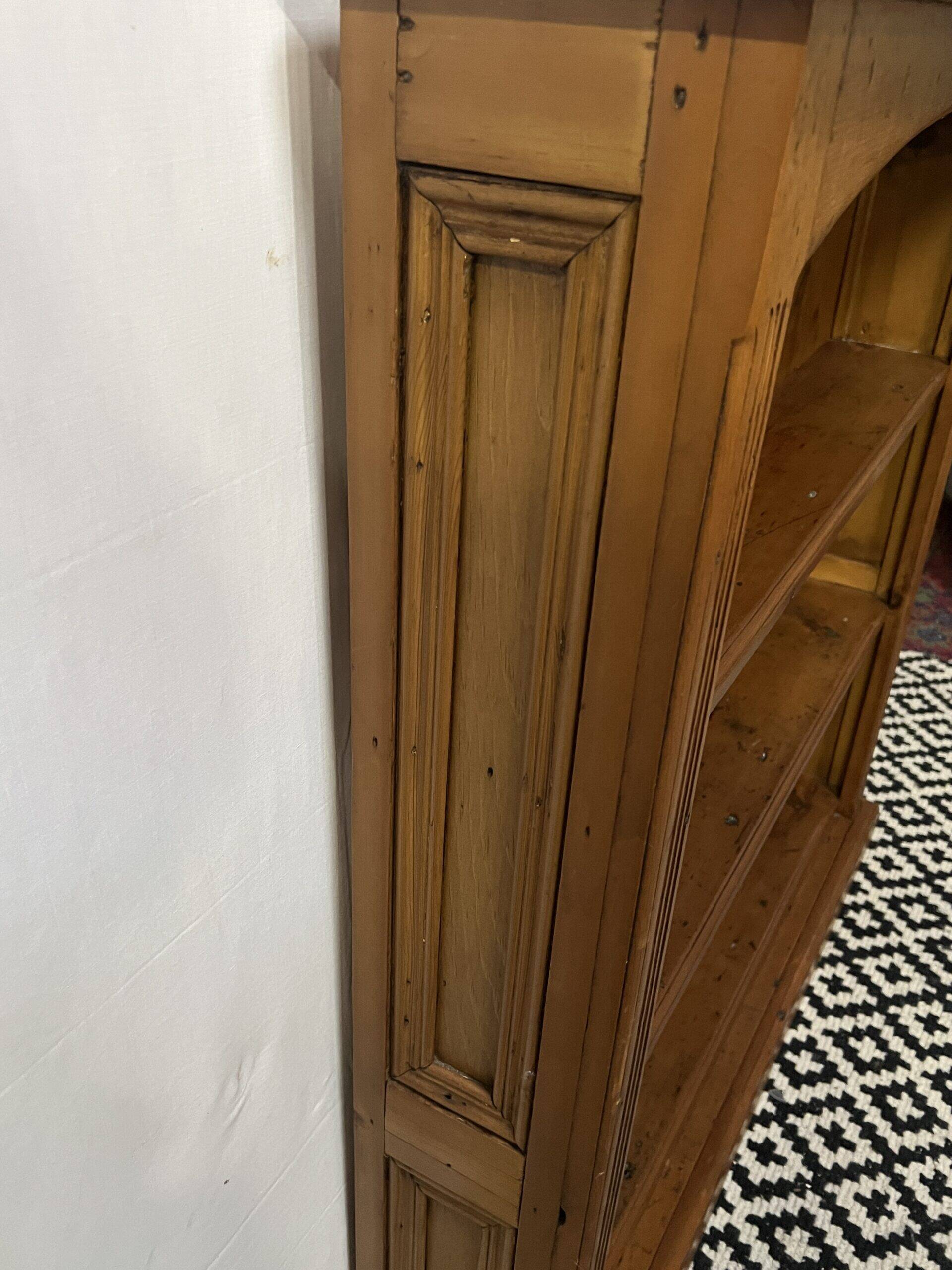 Bibus in solid pine, bookcase in pitch pine, 20th century manufacturing