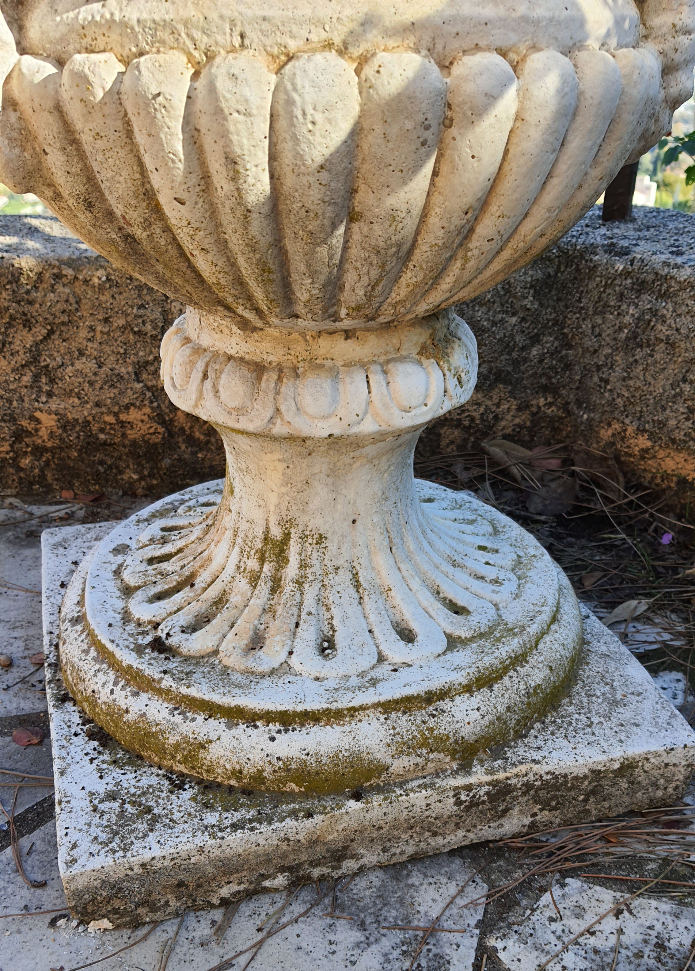 Medicis stone vase, flower pot garden