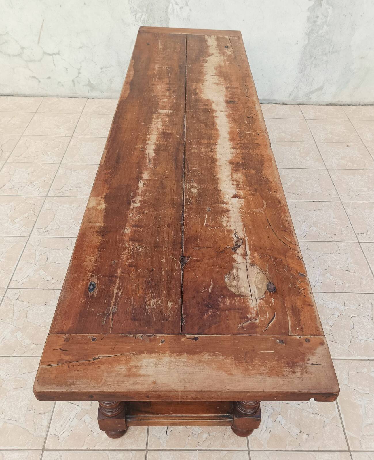 Farm table in walnut