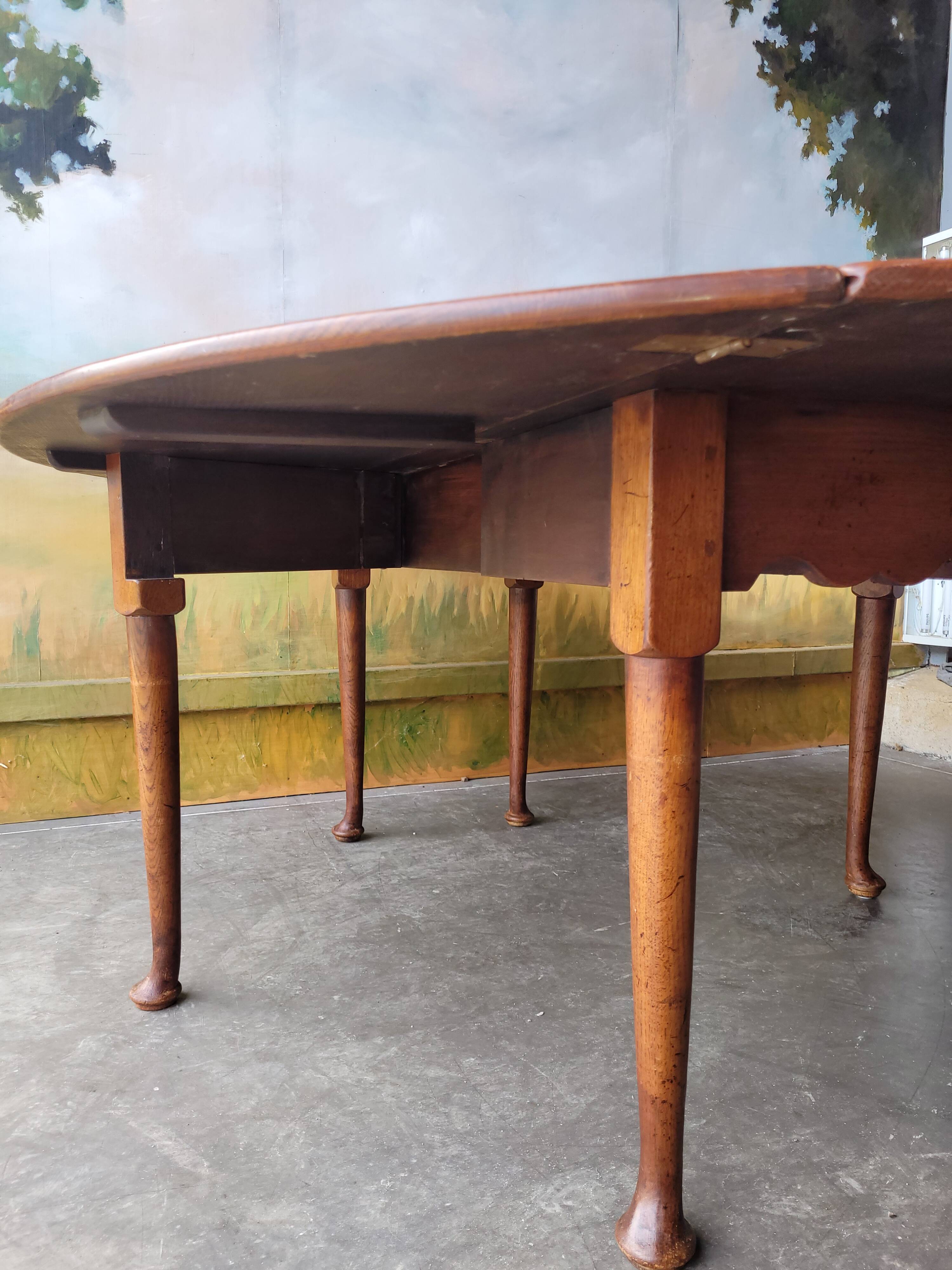 Amazing 19th century oval oak table