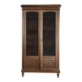 Old library with grilles (renovated)