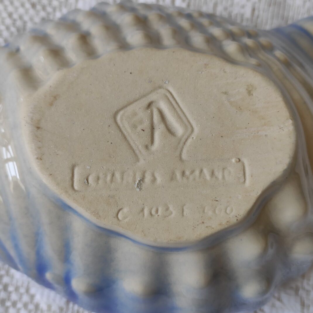 Empty pocket in ceramic