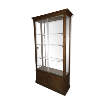 Store showcase