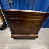 English mahogany chest of drawers